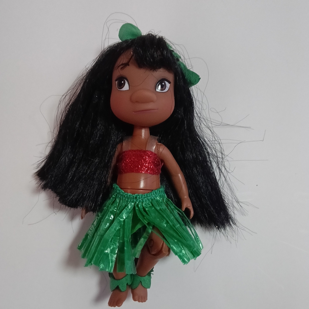 Girls' Hula Play Doll with Green Skirt and Red Top